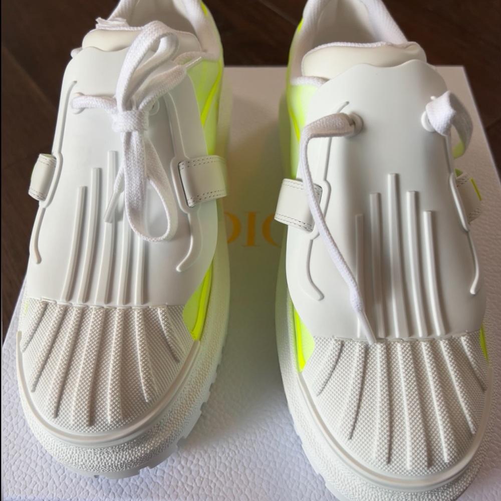 CHRISTIAN DIOR
Calfskin Dior-ID Platform Sneaker 40.5 Yellow - Picture 2 of 8